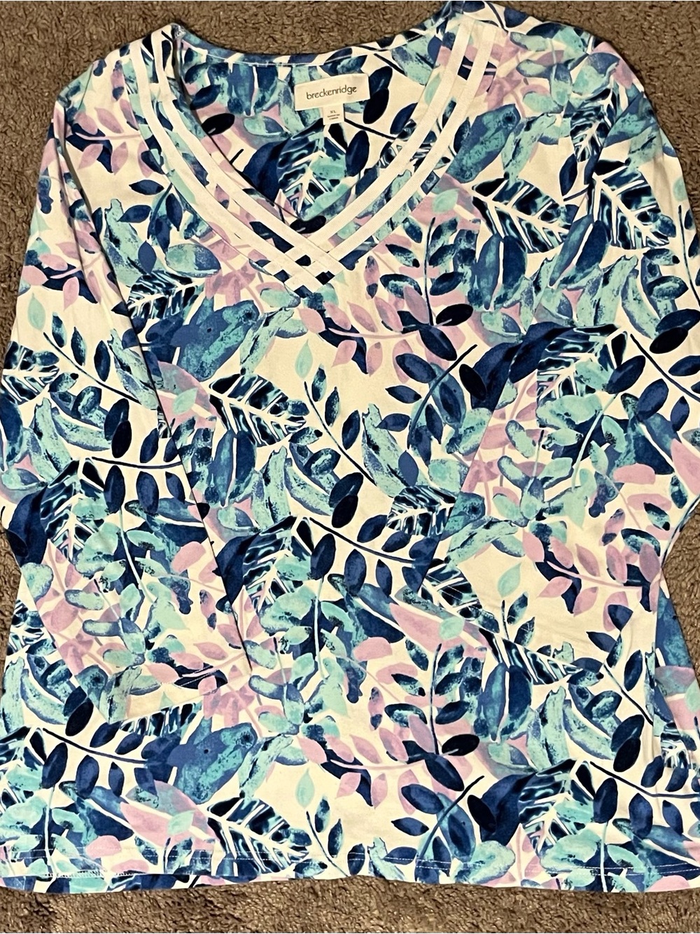Breckenridge Blue, Navy & Pink Leaf-Print Crisscross V-Neck 3/4”Sleeves Size XL